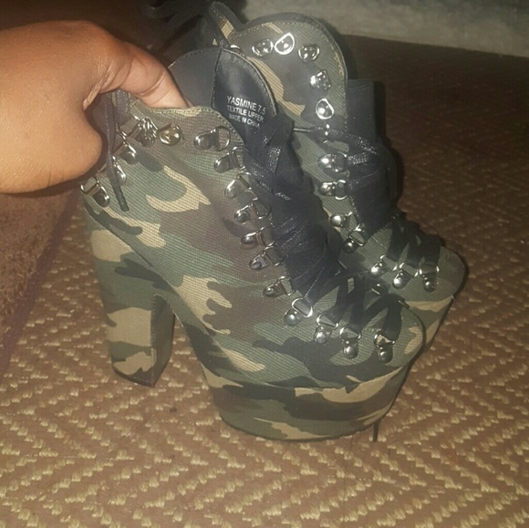 Camouflaged Fatigue Army platform booties - Picture 3 of 4